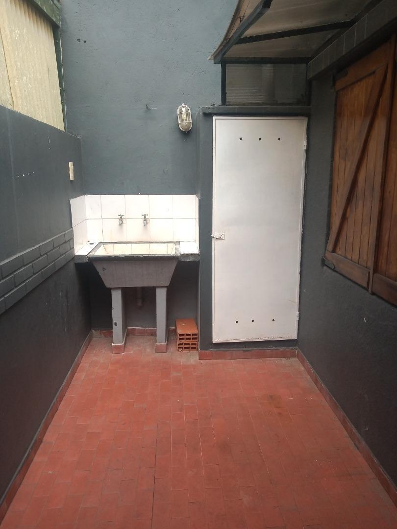 Depto Tipo Casa 2 ambientes con 1 baño