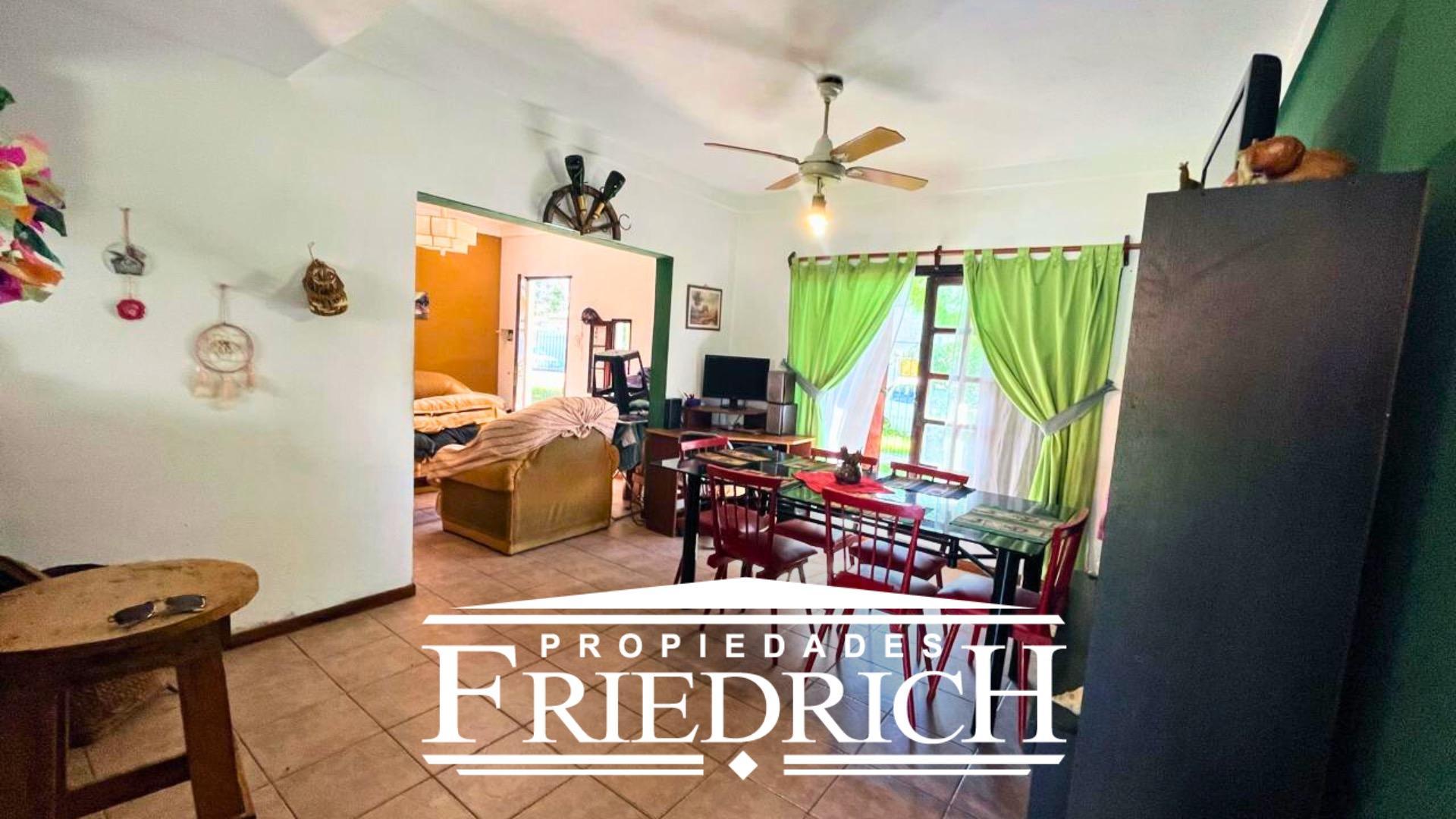 Casa 4 ambientes con 2 baños