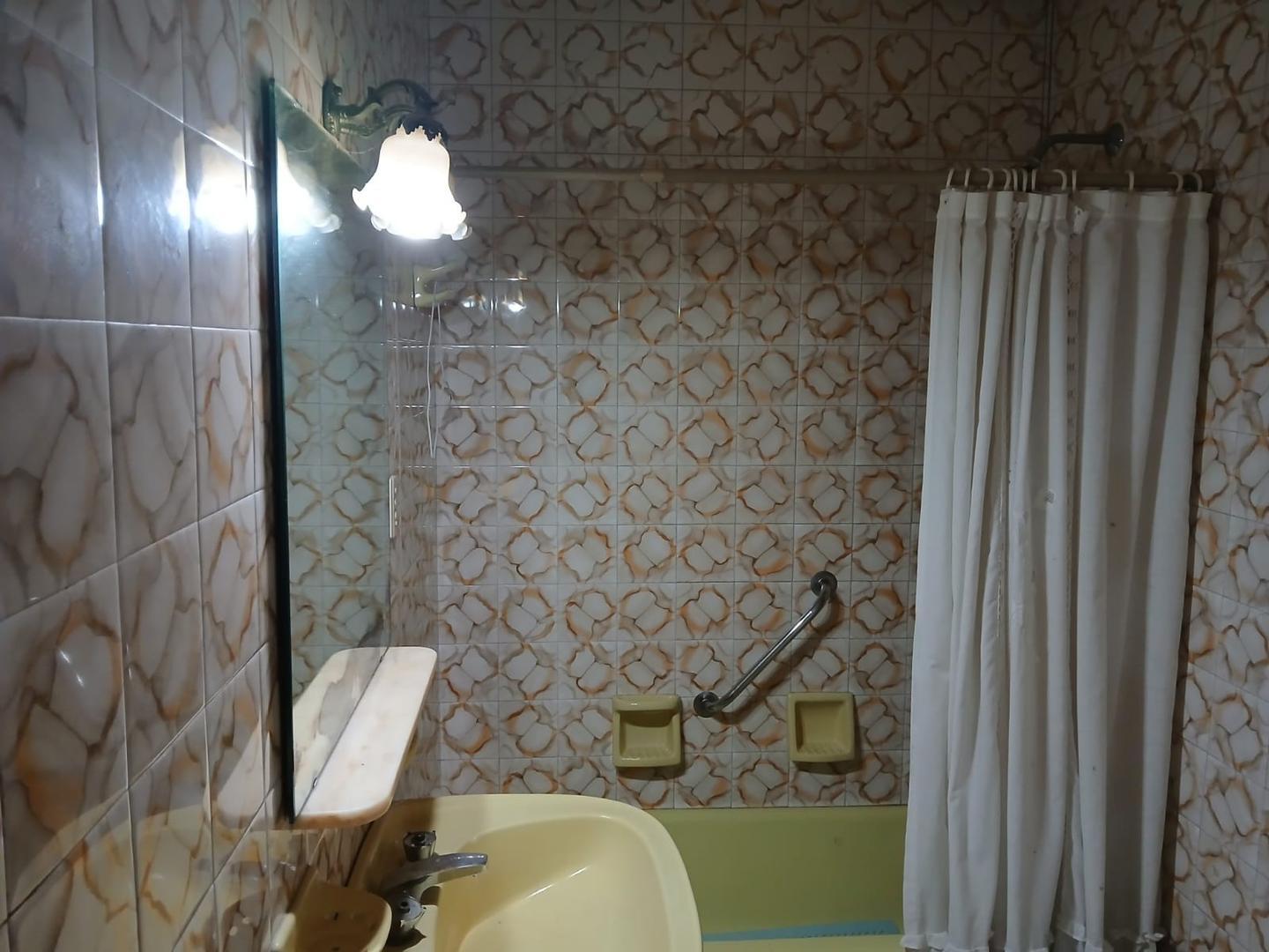 Casa en Venta en Moron, USD 100.000