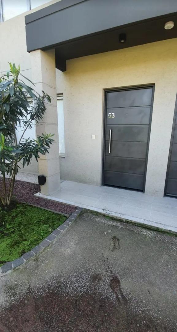 Dúplex 3 ambientes en barrio cerrado