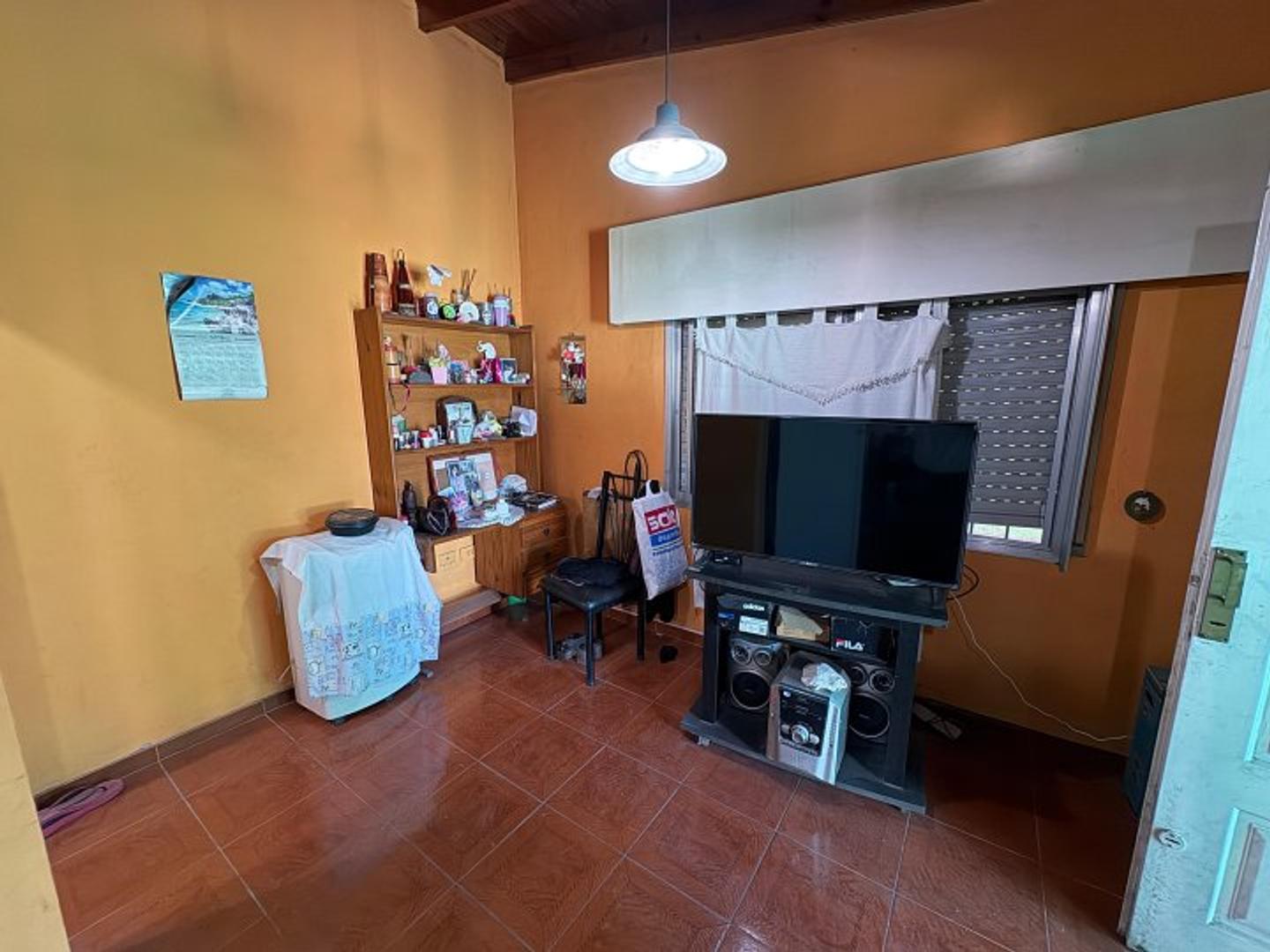 Casa con Gran Terreno de 500 m² a Mts. de Ruta 200