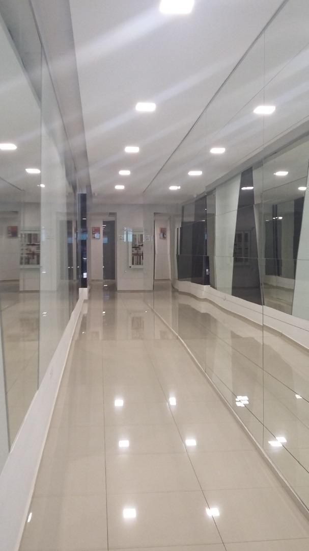 Centro Av. Colón 100 OFICINA Categ. baño propio/c/renta