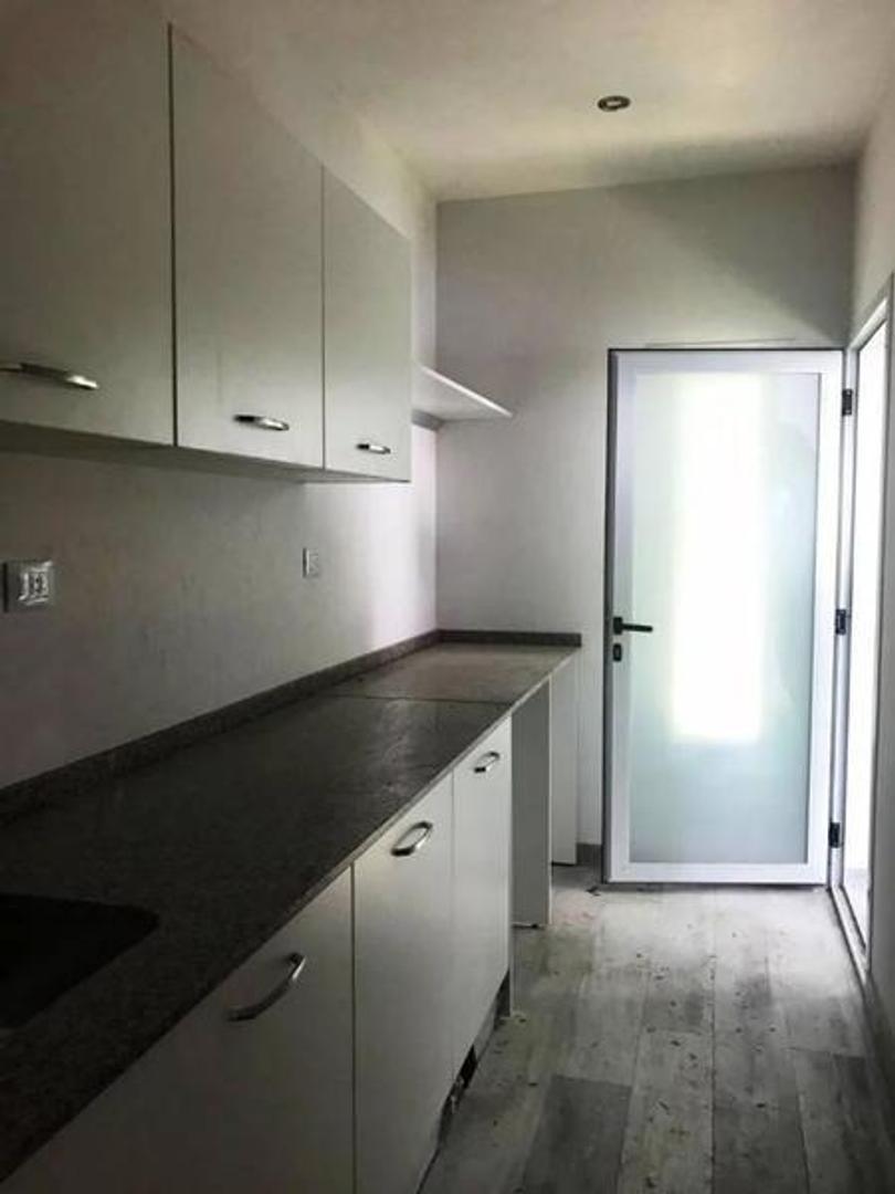 Casa 4 ambientes con 4 baños