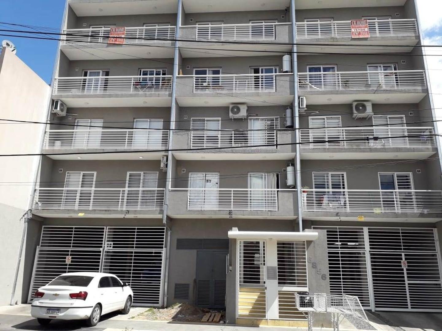 Departamento 2 Ambientes con cochera.