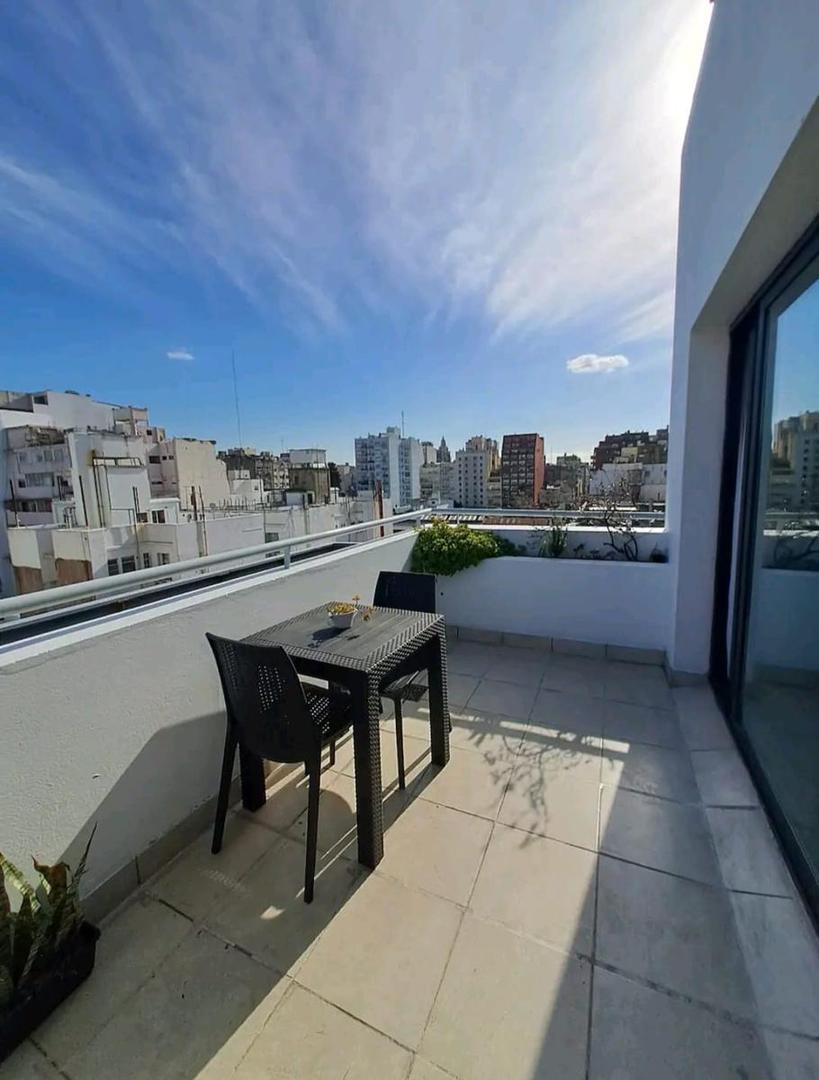 Departamento en  Monserrat, dos cuadras de UADE