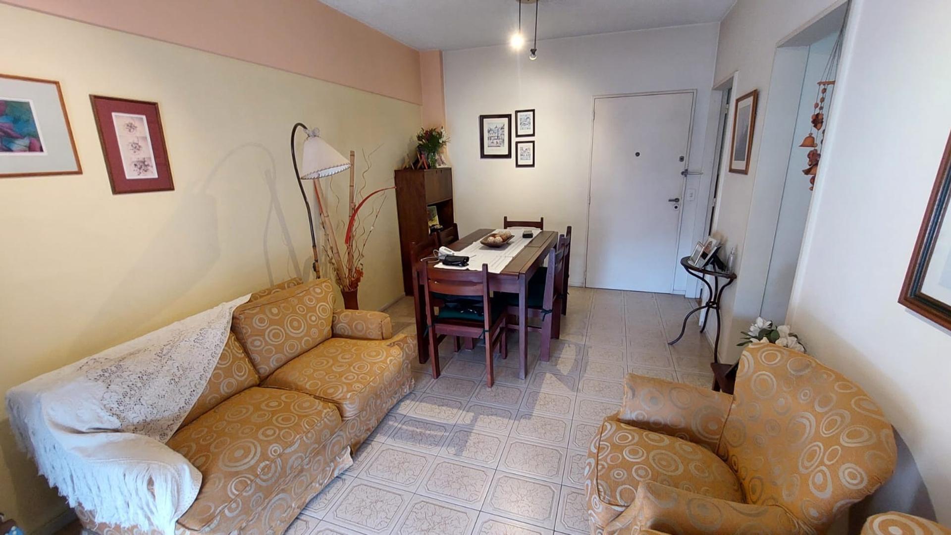 Juan Domingo Perón 1140 , Piso 1