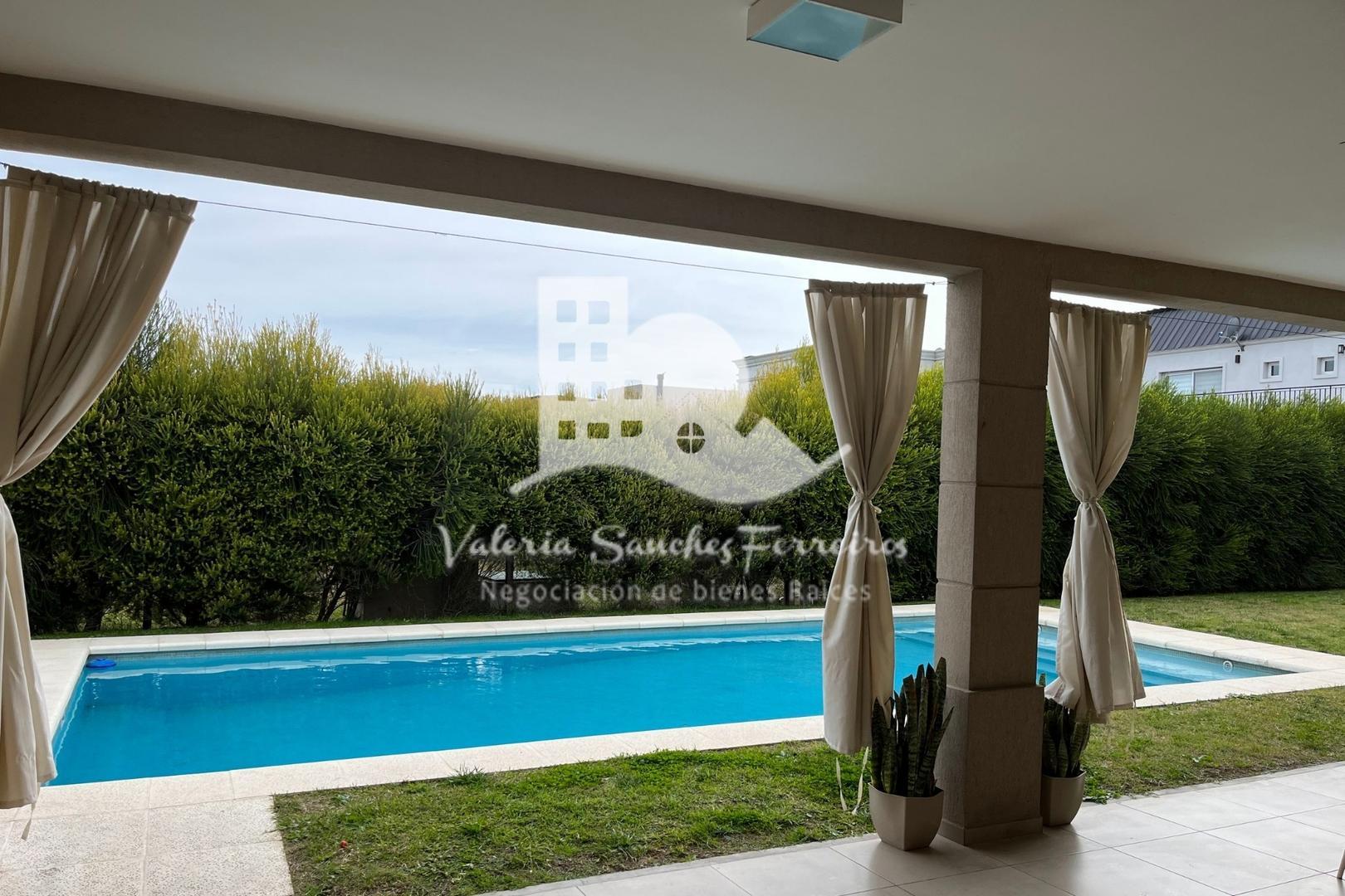 Casa en Venta en Las Golondrinas, USD 400.000