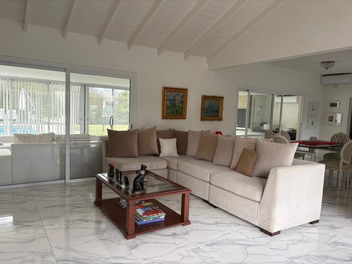 Casa en Alquiler en Haras Santa Maria, USD 1.600