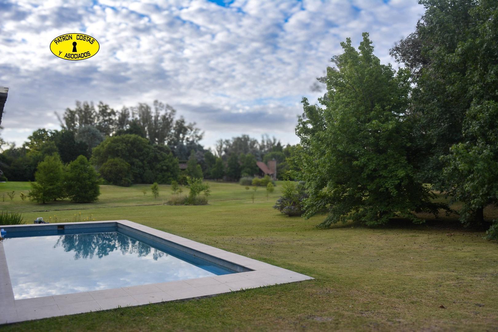 Casa 4 ambientes con 3 baños