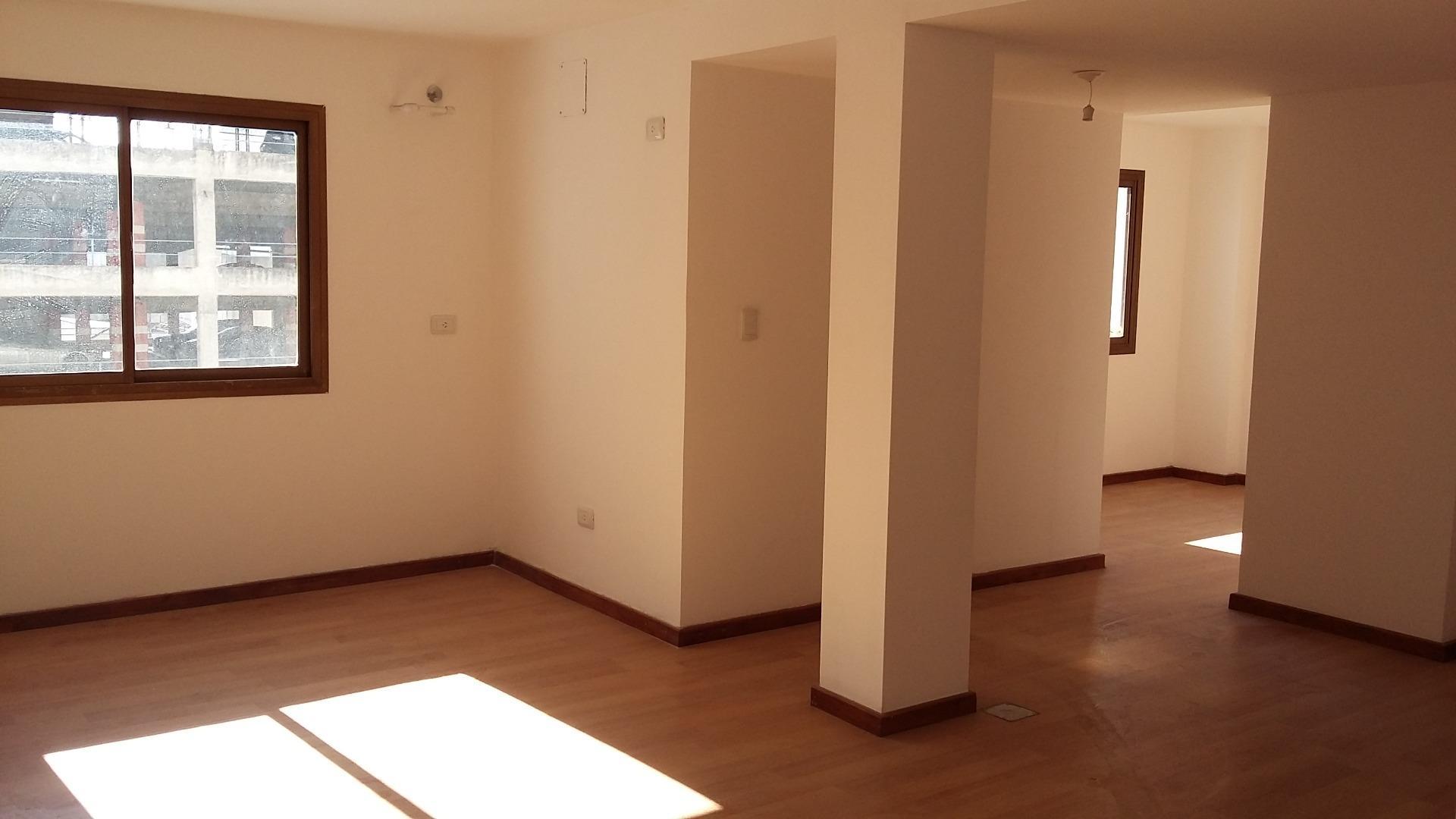 Av. Colón 100, Piso 4