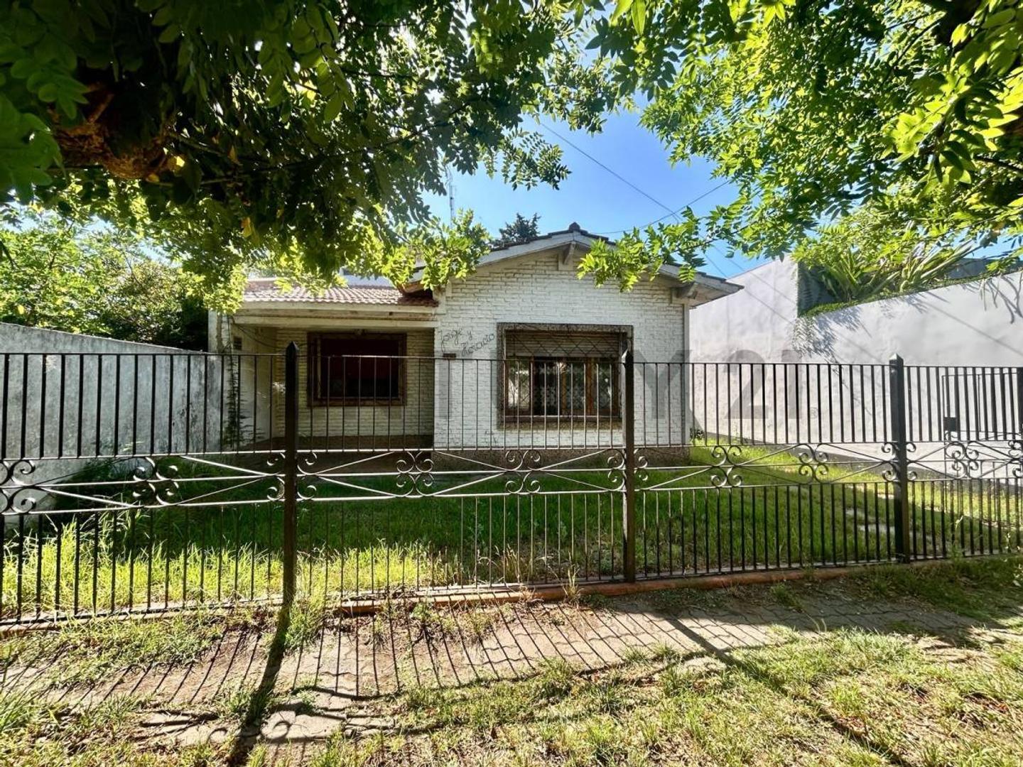 461 E entre 13c y 14 100, Piso 0