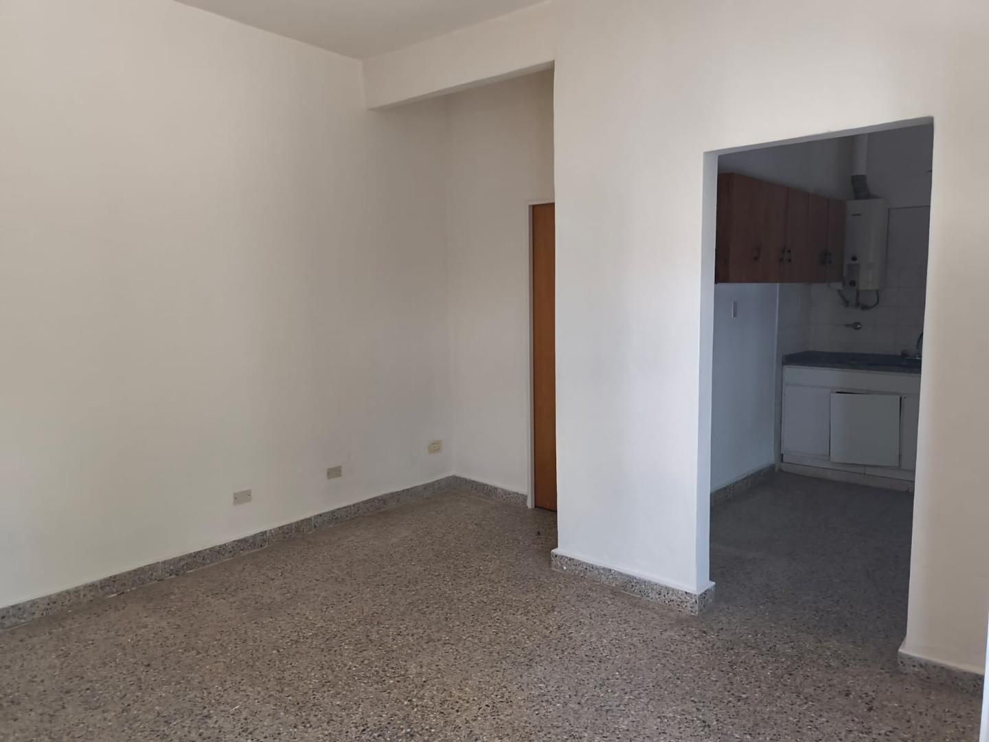 Alquiler departamento tipo casa de 2 ambientes en Don Bosco