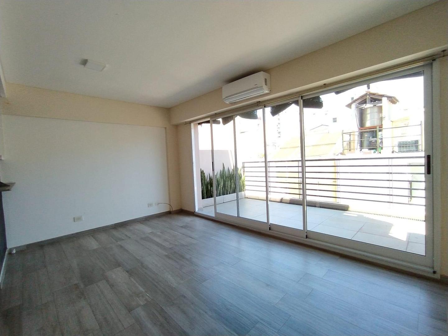 Departamento en Alquiler en Chacarita, $ 650.000