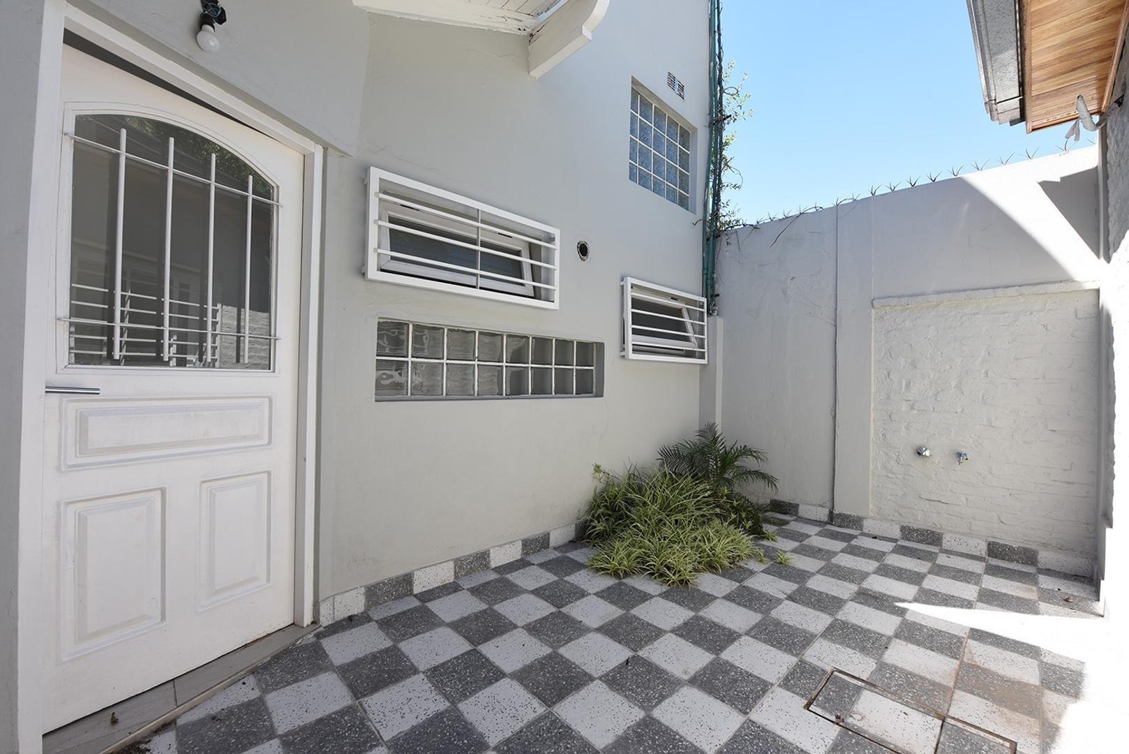 Departamento en Alquiler en Villa Gobernador Udaondo, $ 570.000