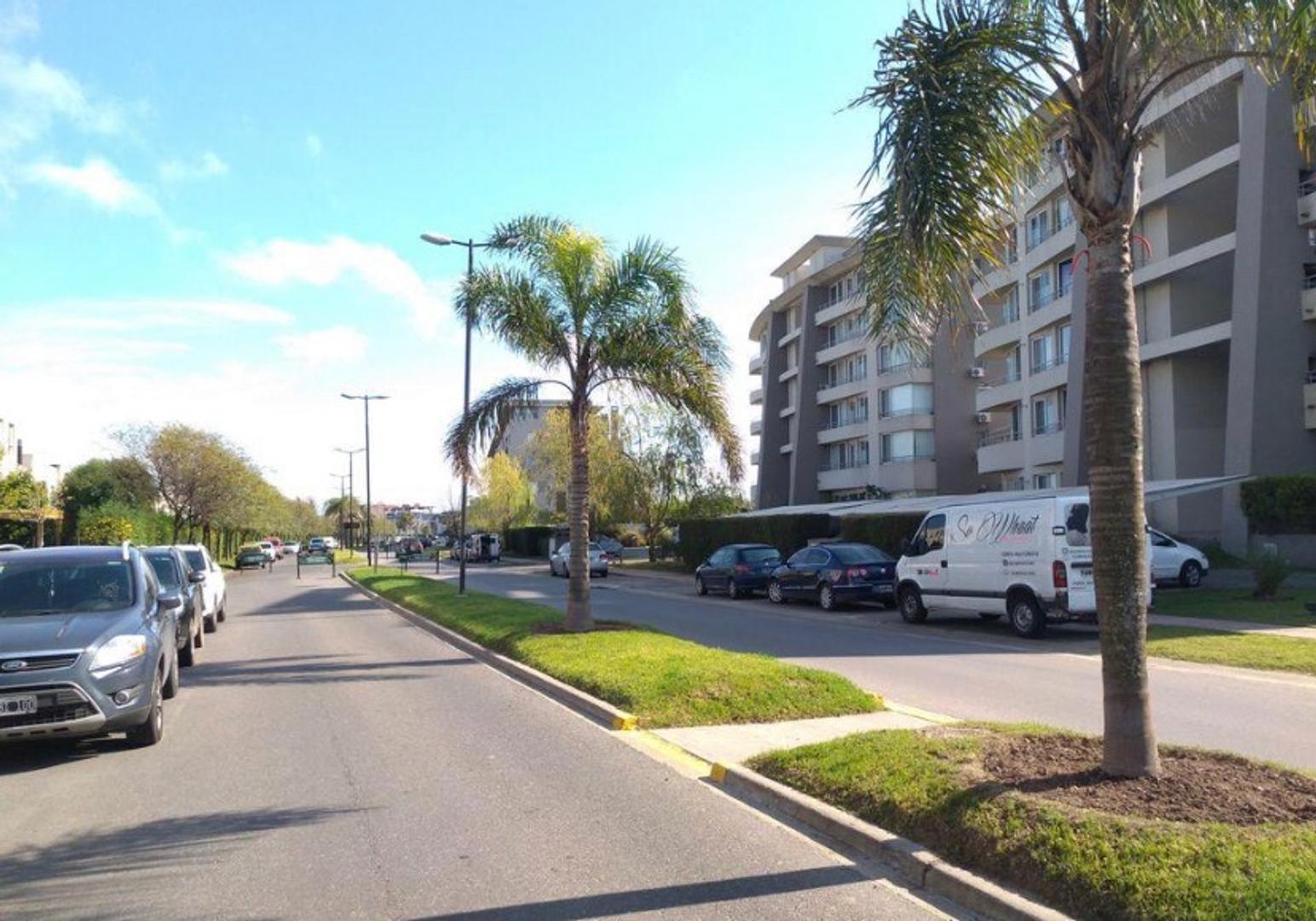 Homes tres ambientes con jardín