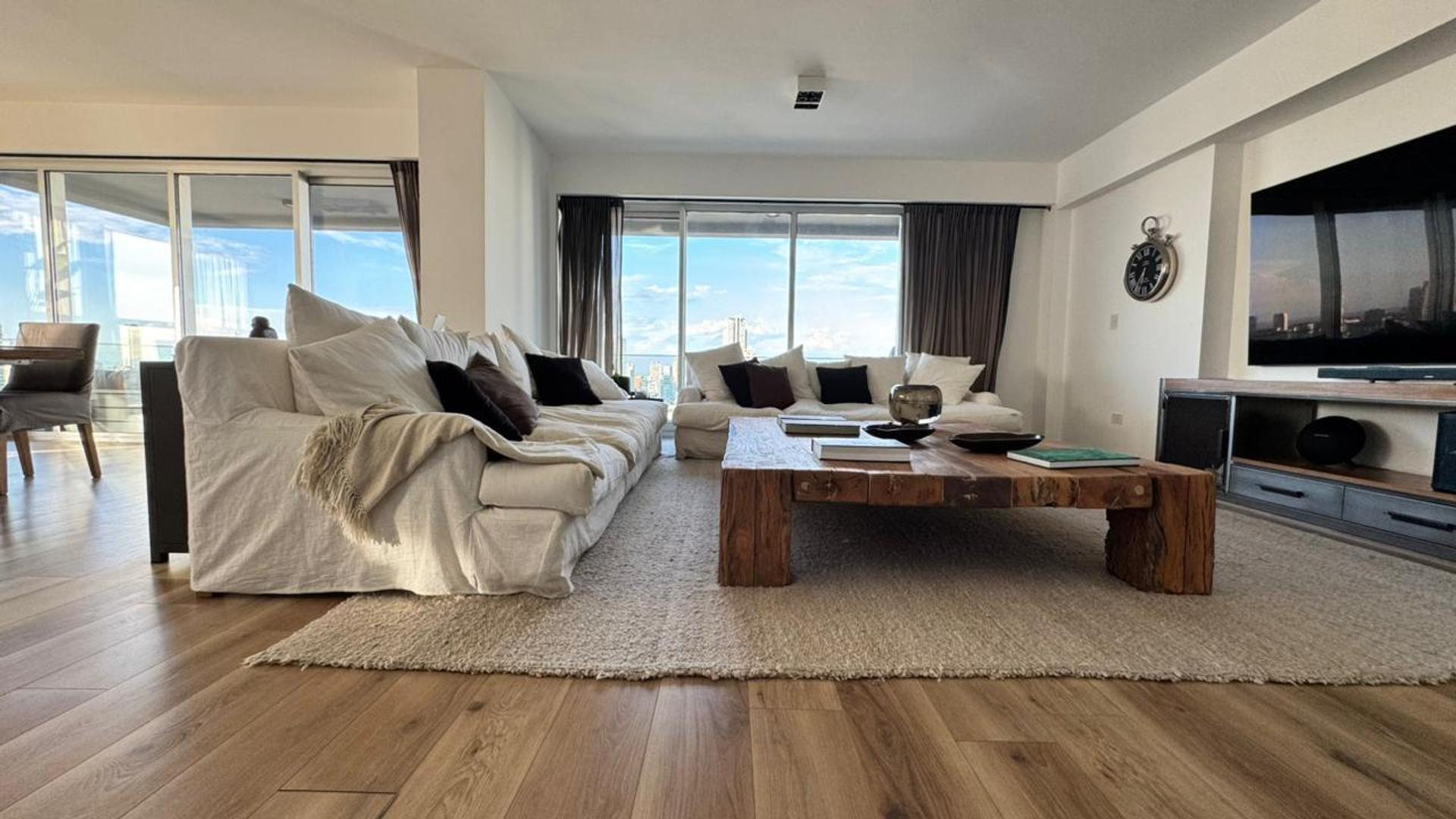 ALQUILER UNIDAD 4 AMBIENTES DE 235MTS EN TORRE BELLA - PALERMO SOHO