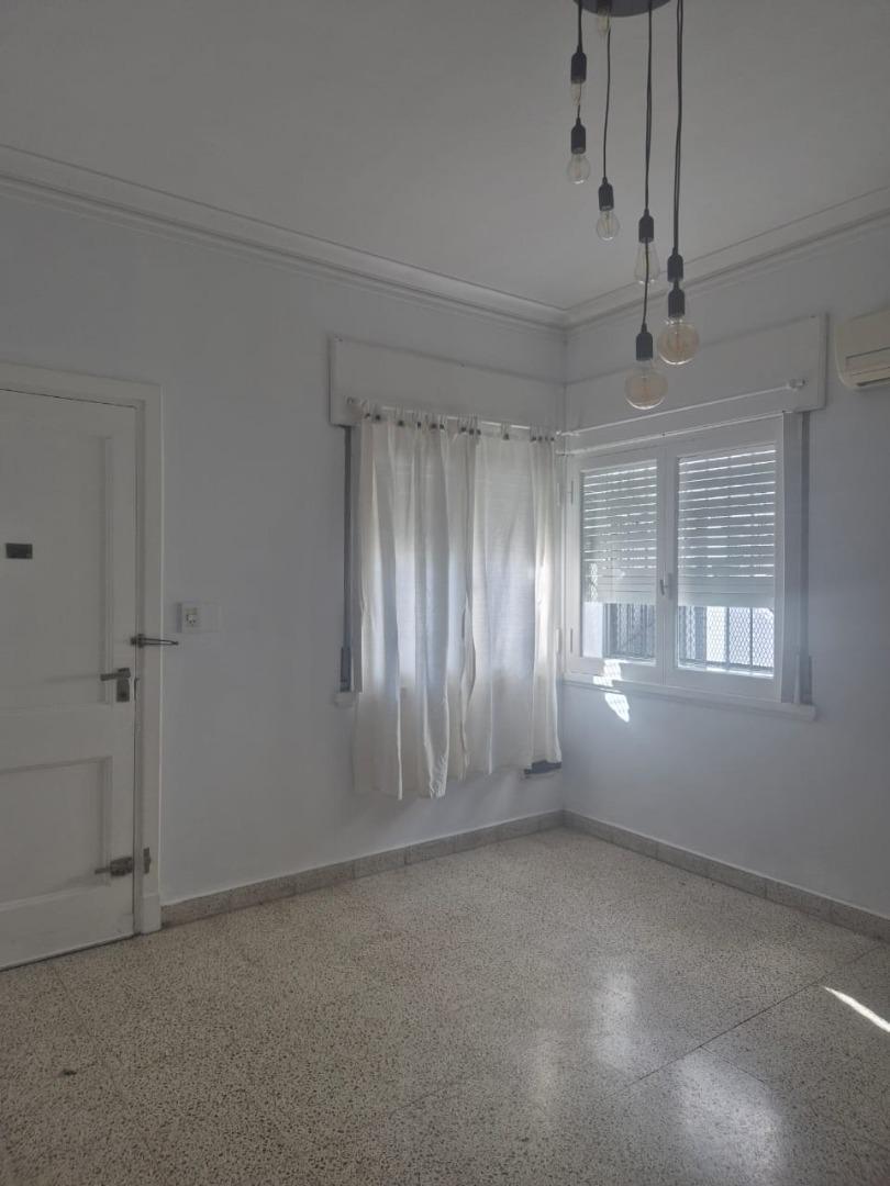 Avenida Presidente Peron 160