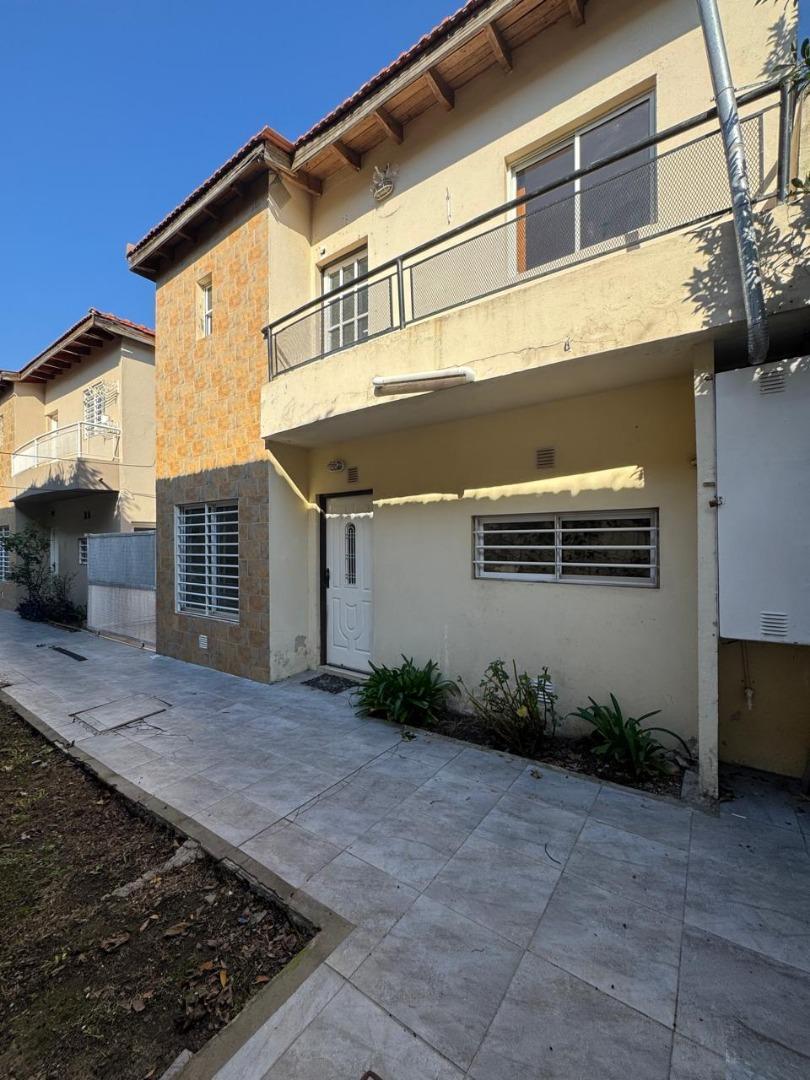 Venta Duplex 3 amb. con Cochera en Lomas de Zamora
