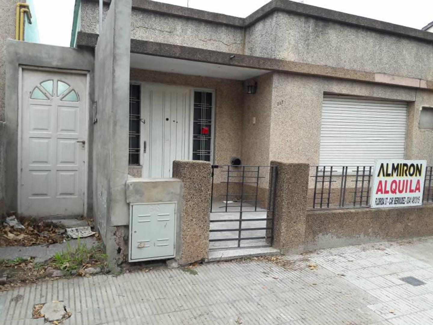Venta | Casa 2 | Dormitorios | Capitán Bermúdez | Barrio Centro
