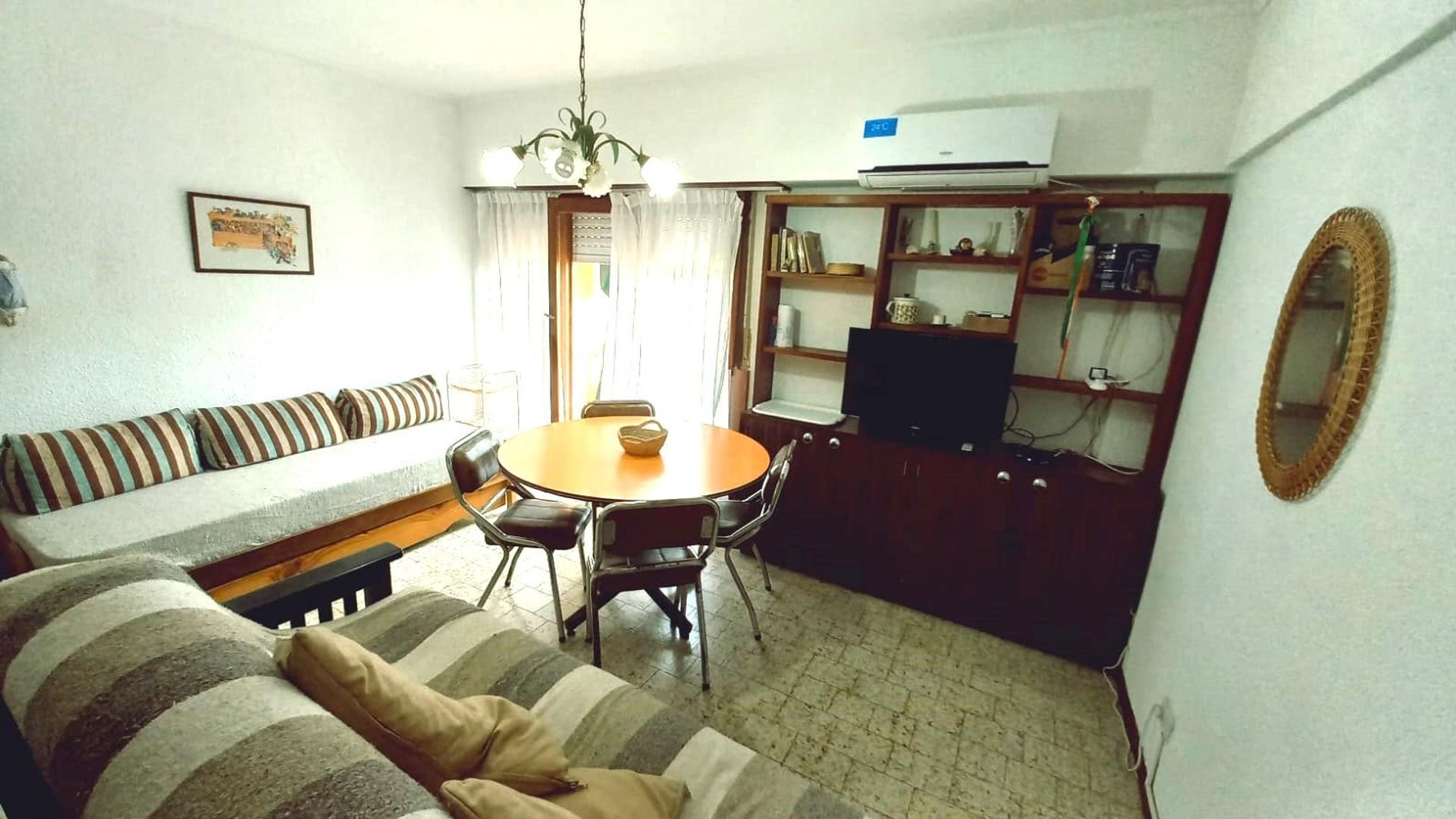 ¡Oportunidad! 2 Amb. con Cochera a 3 Cuadras del Mar.