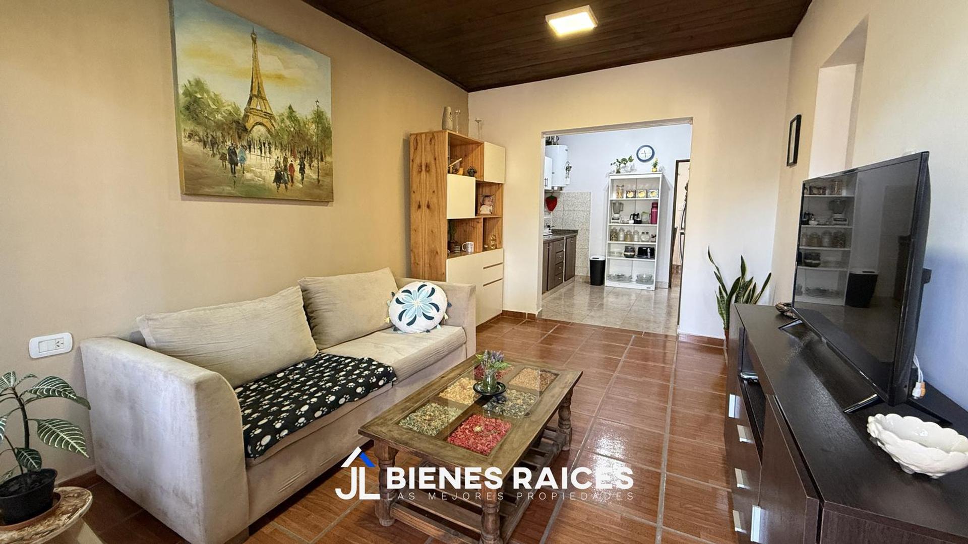Casa en venta con consultorio/local en el centro de los cardales