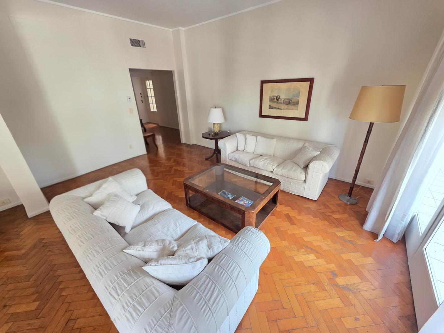 Montevideo 1500, Piso 4