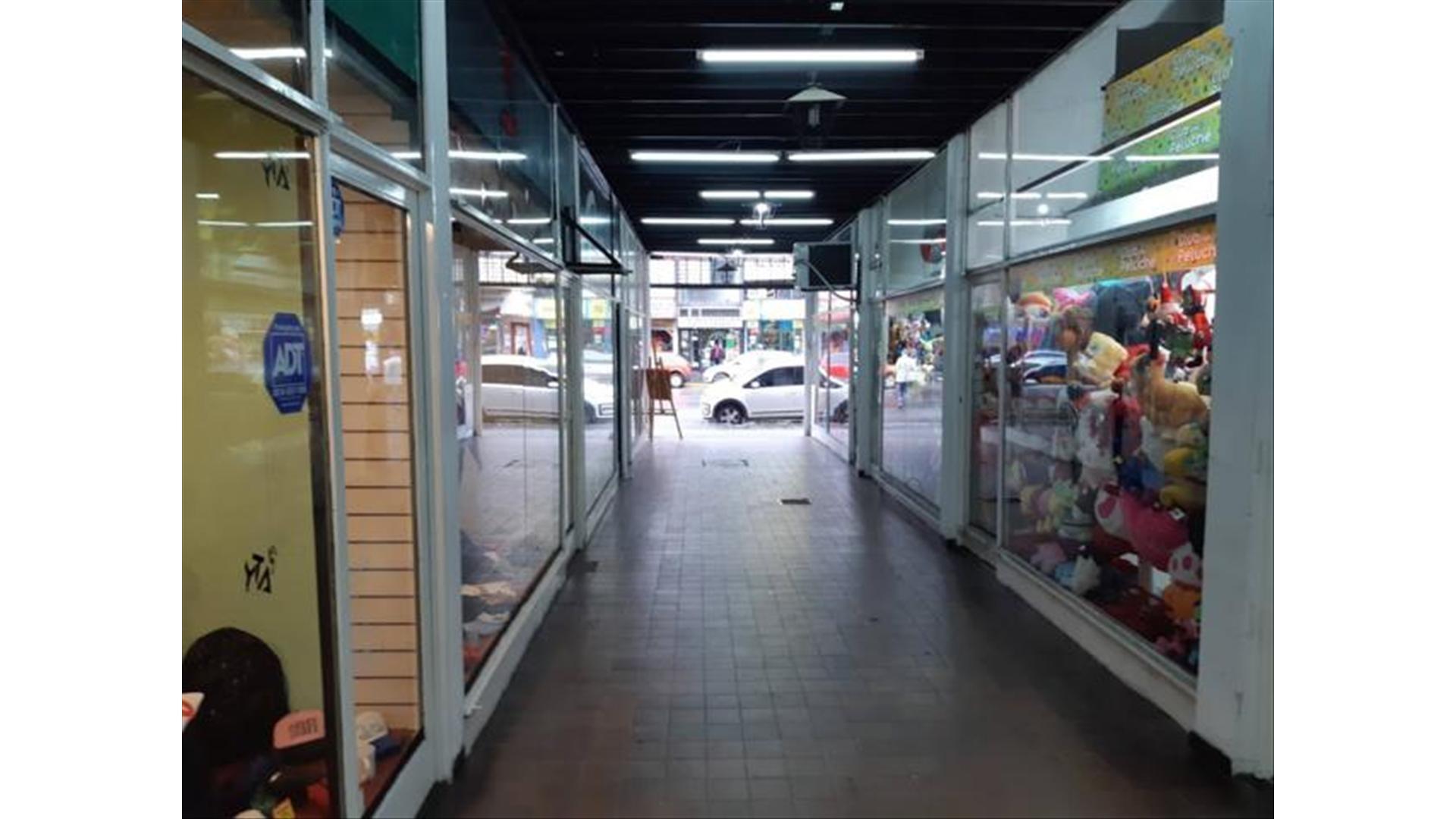 Local en Alquiler con entrepiso