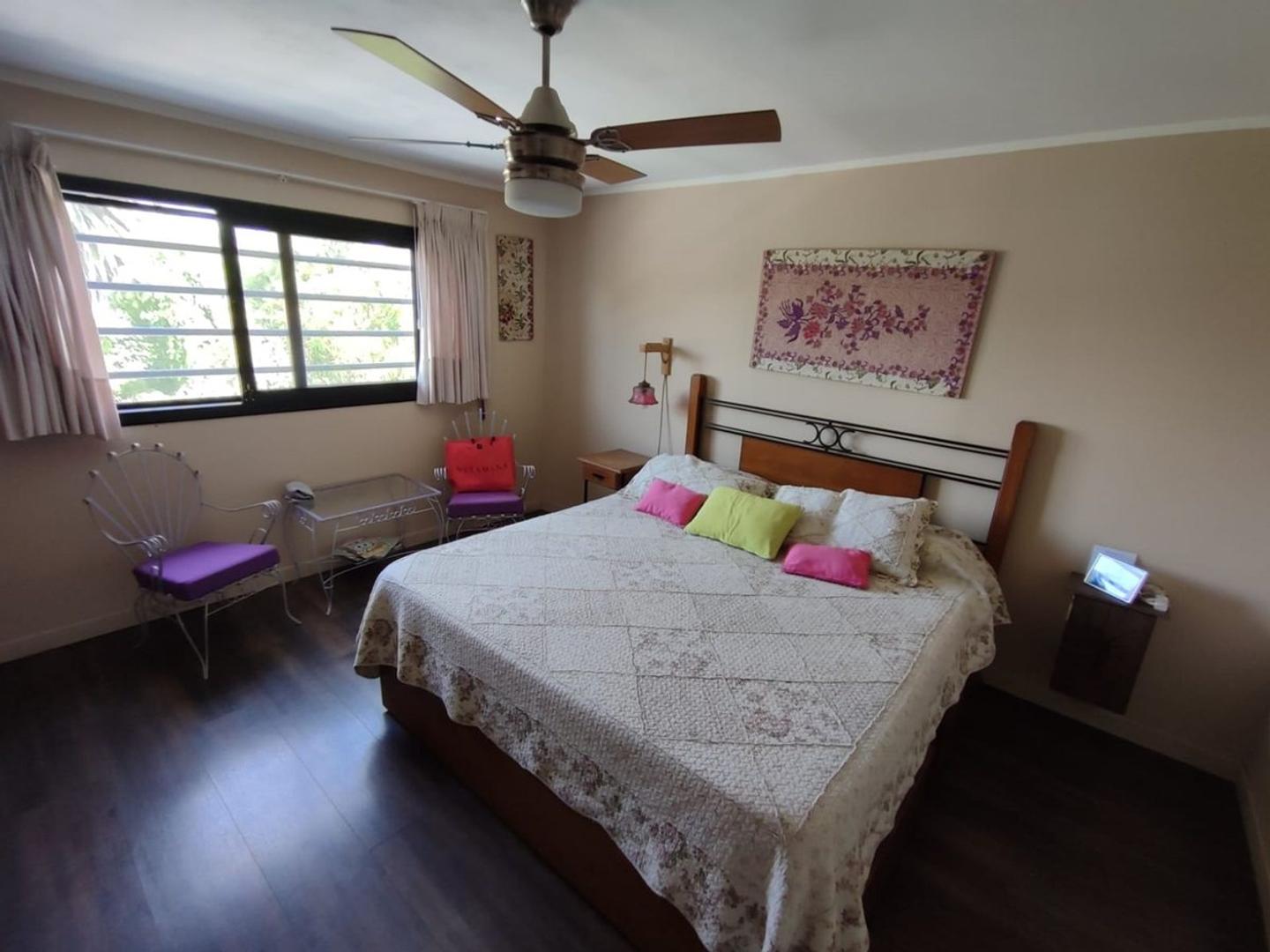 Casa en Alquiler con 1 cochera