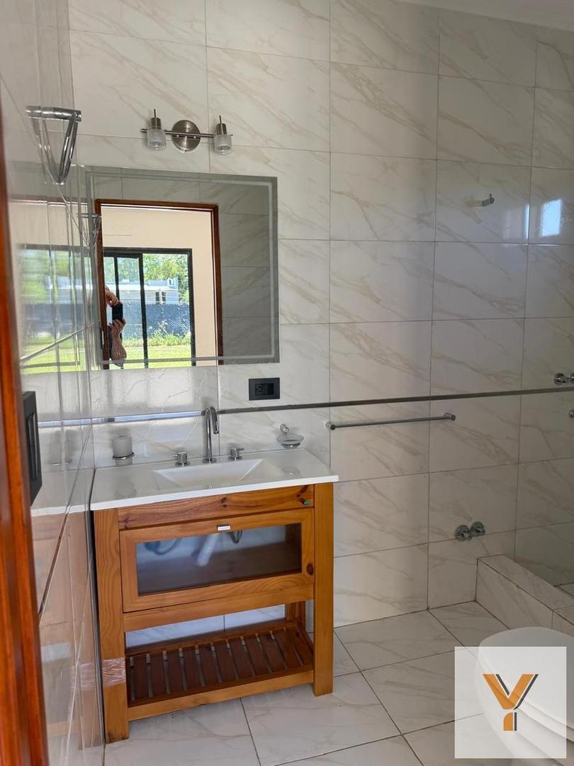Casa 3 ambientes con 1 baño