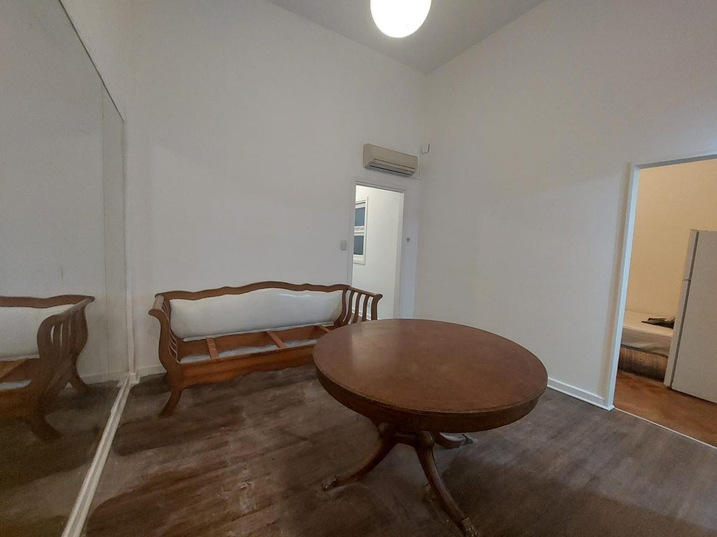 Riobamba 700 , Piso PB