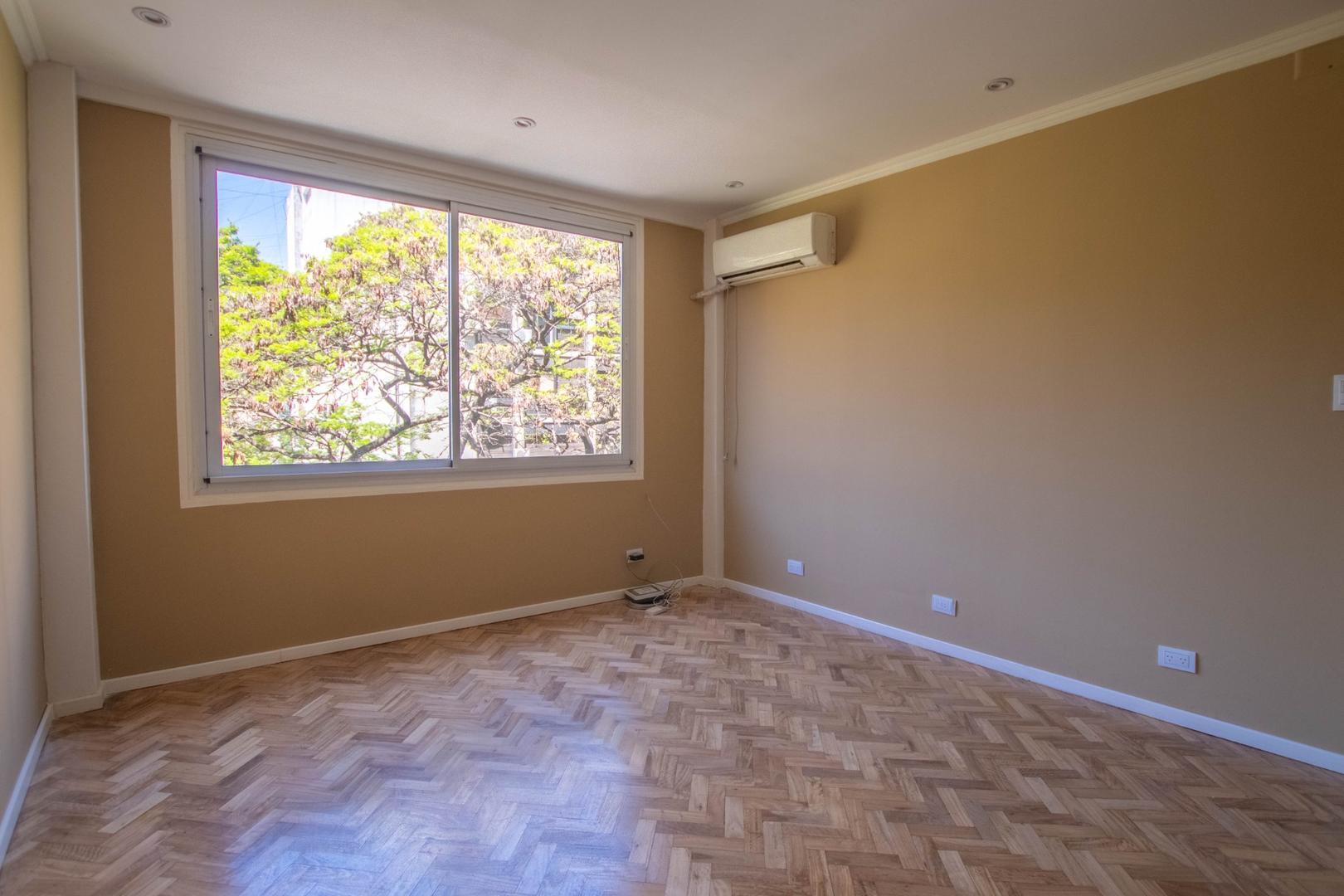 Venta con renta I Reciclado a nuevo, luminoso, vista abierta