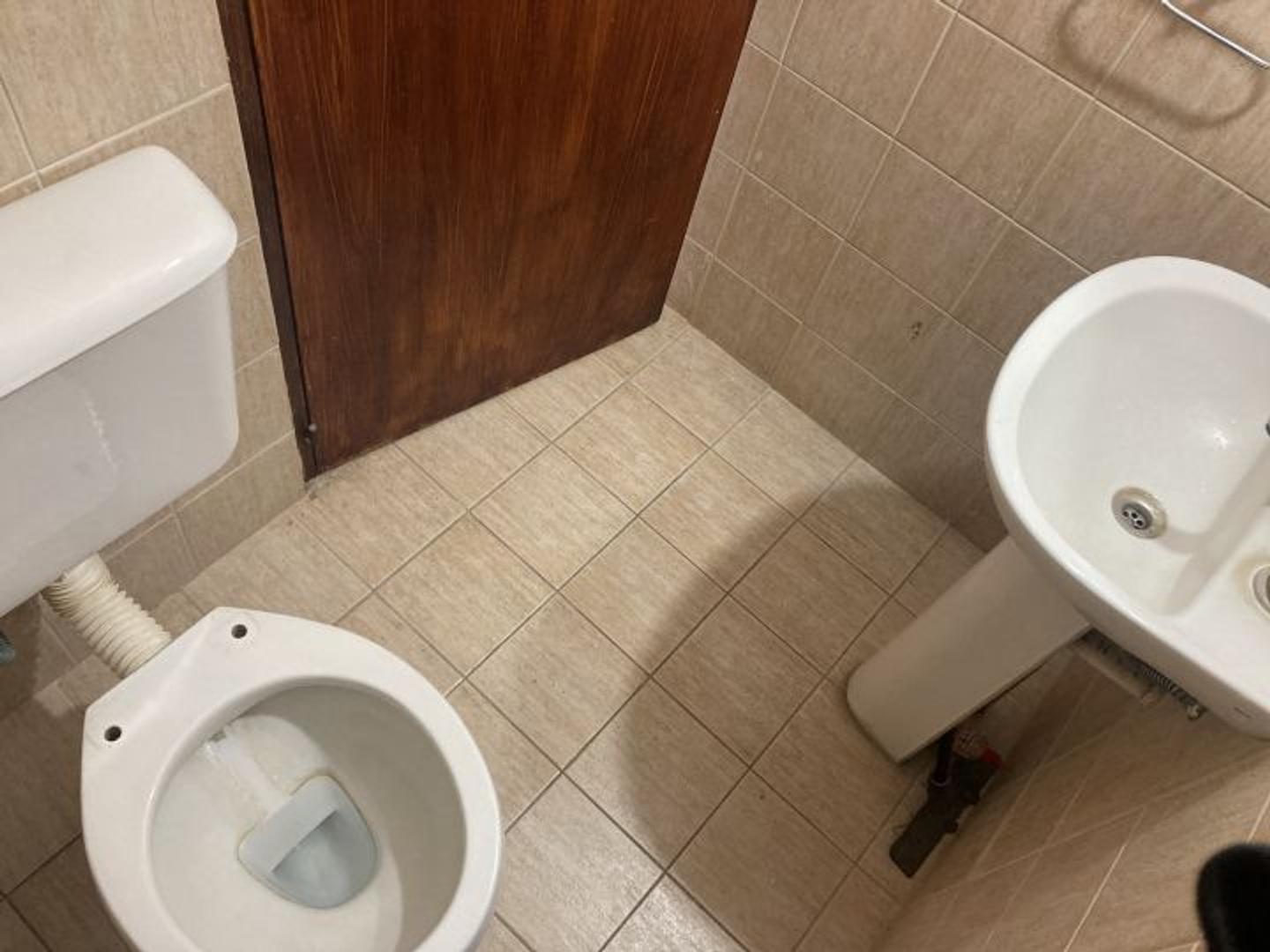 ROLDÁN- LOCAL URBANO CON BAÑO