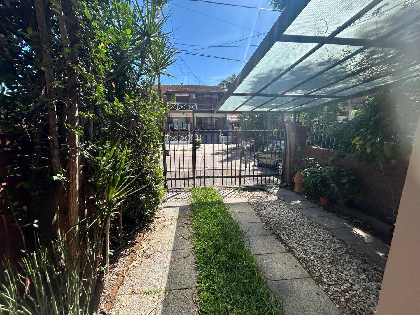 Directorio 200. Venta Duplex. Haedo