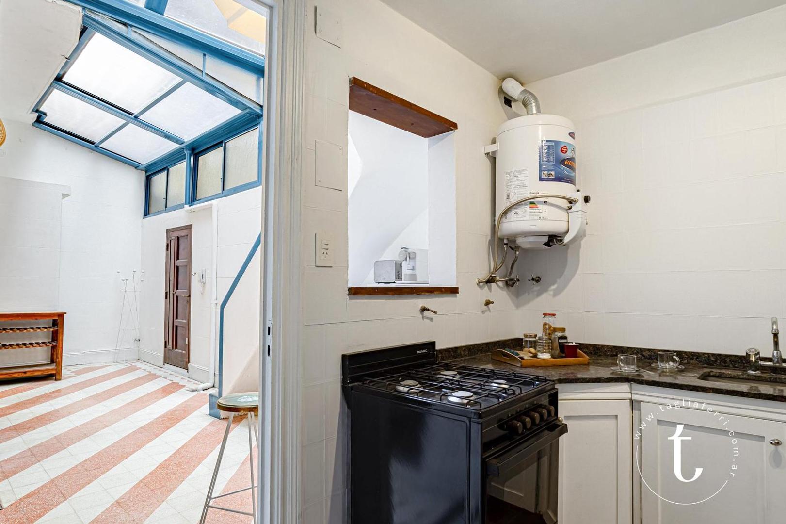 Depto Tipo Casa en Venta 80 años