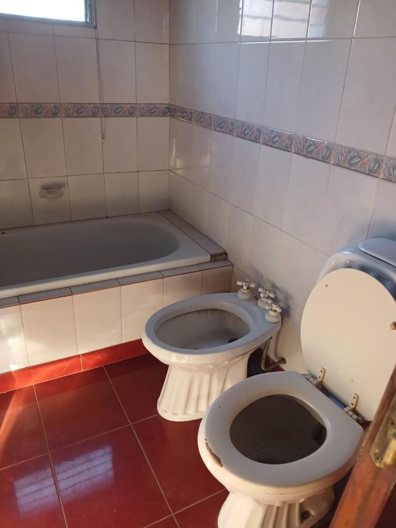 CASA EN VENTA A RECICLAR - CAPELLO AL 1000