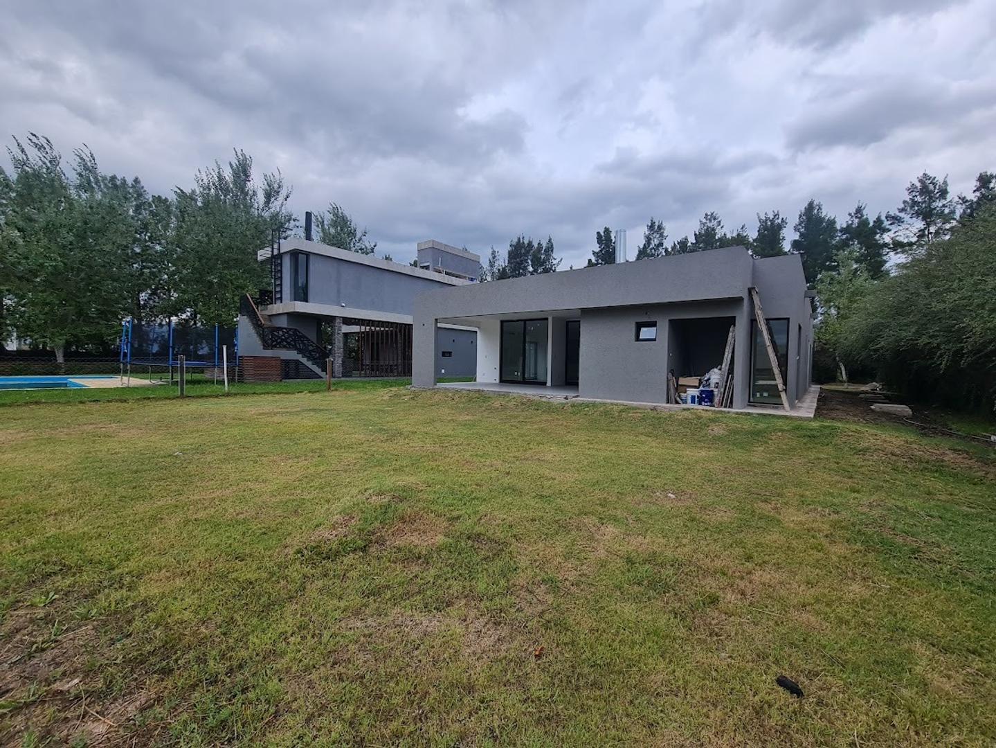 Casa en Venta en Puerto Roldan, USD 310.000