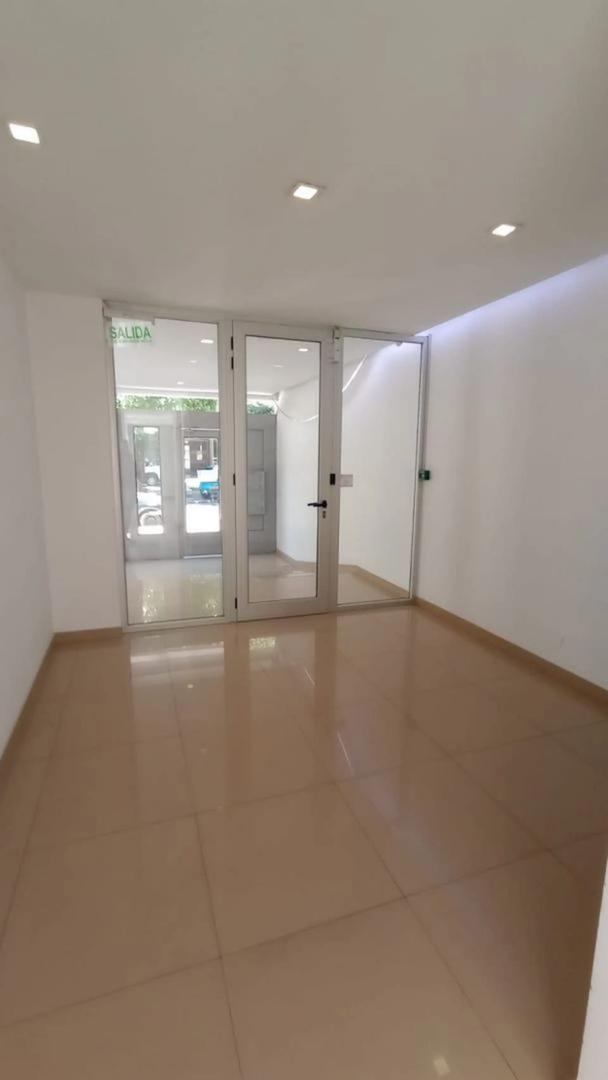 Avenida 13 Entre 61 Y 62 1400, Piso 3