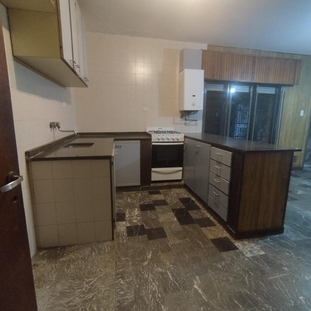 Casa en Alquiler en Refinerias, $ 1.300.000