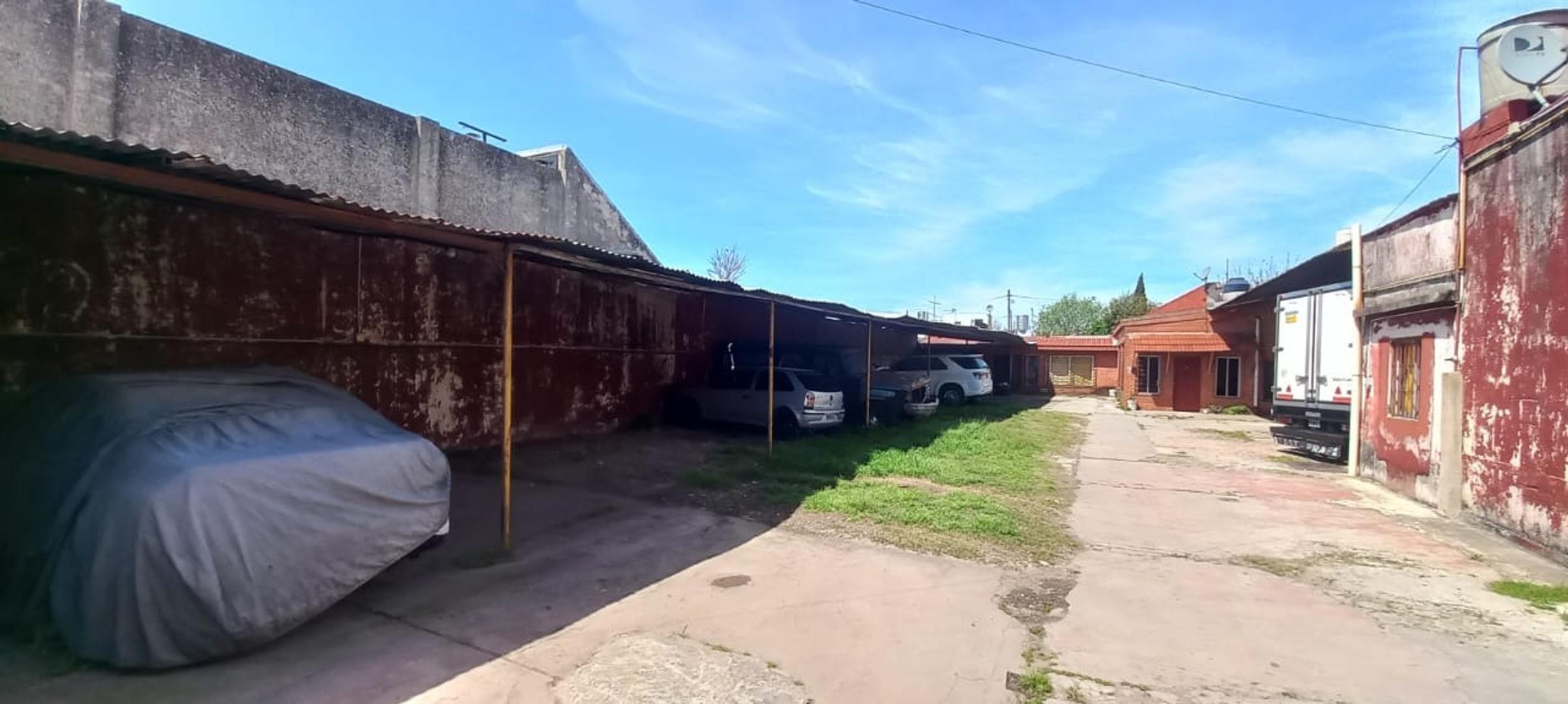 Esteban Echeverría 1600