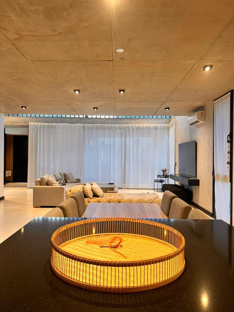 Casa 6 ambientes con 4 baños