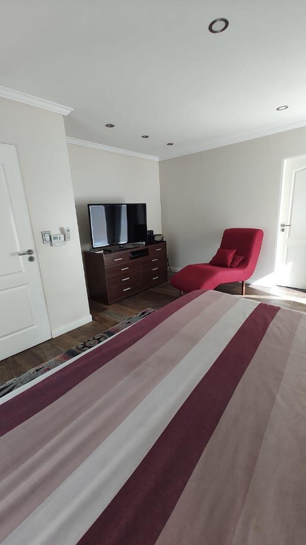 Casa 5 ambientes con 4 baños