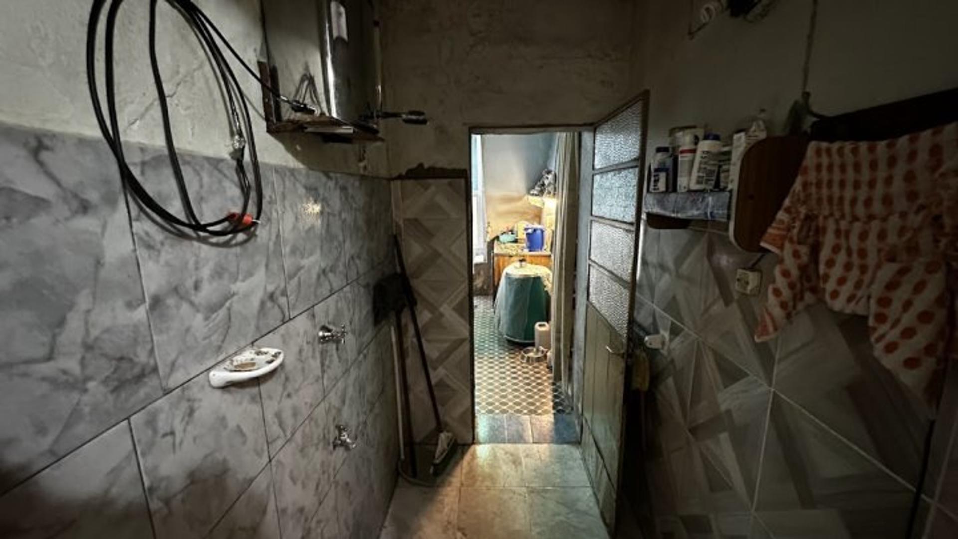 Ideal desarrollo en Barrio Luis Agote: 182 m² para construir o reformar en Constitución y San L...