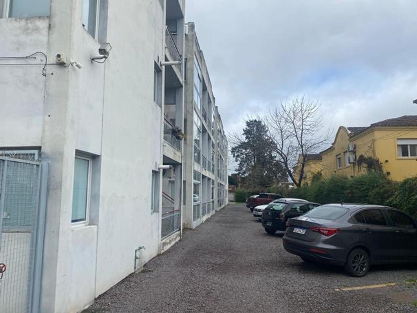 DEPARTAMENTO AMPLIO,LUMINOSO,2 AMBIENTES,COCHERA. PILAR