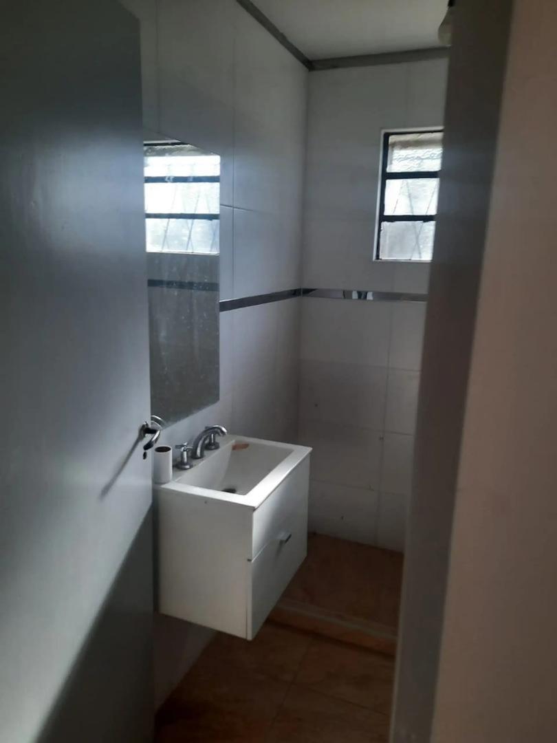 Casa 2 ambientes con 1 baño