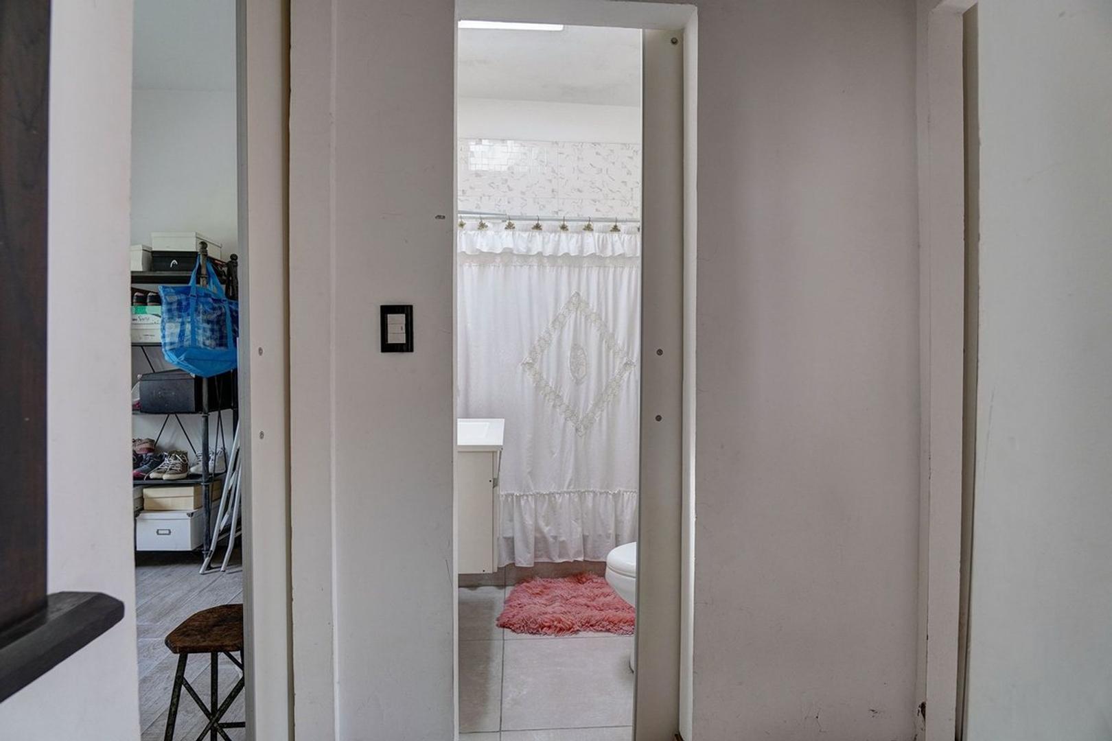 Casa 3 ambientes con 1 baño