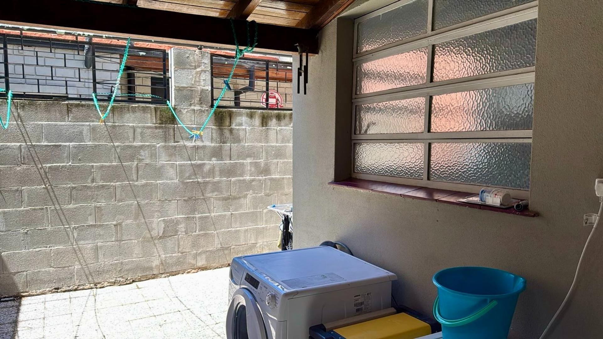 Depto Tipo Casa en Alquiler de 3 ambientes