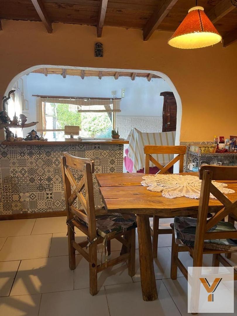 Casa 5 ambientes con 1 baño