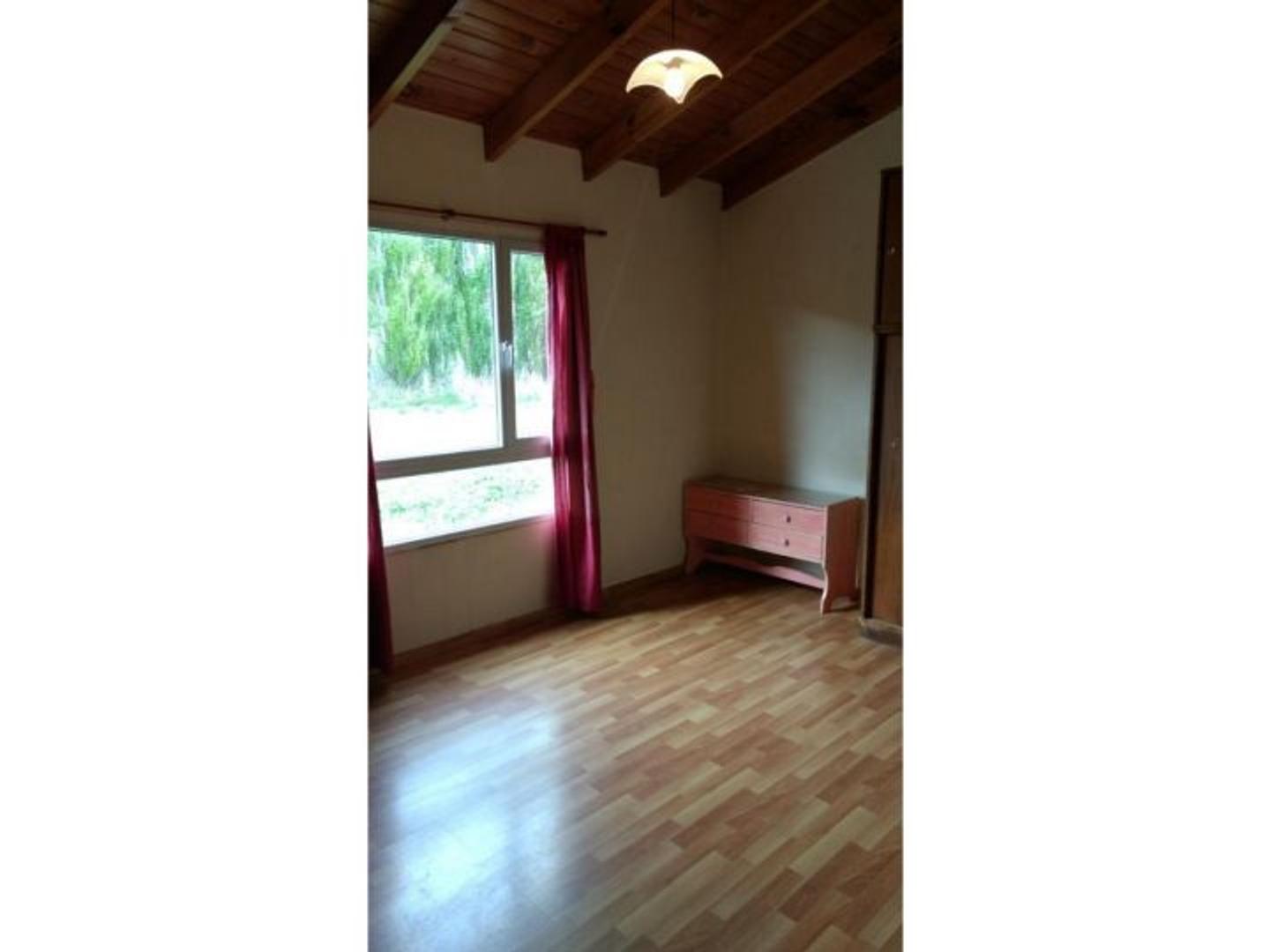 Casa de 4 Ambientes y hermoso parque en Los Antiguos, Santa Cruz