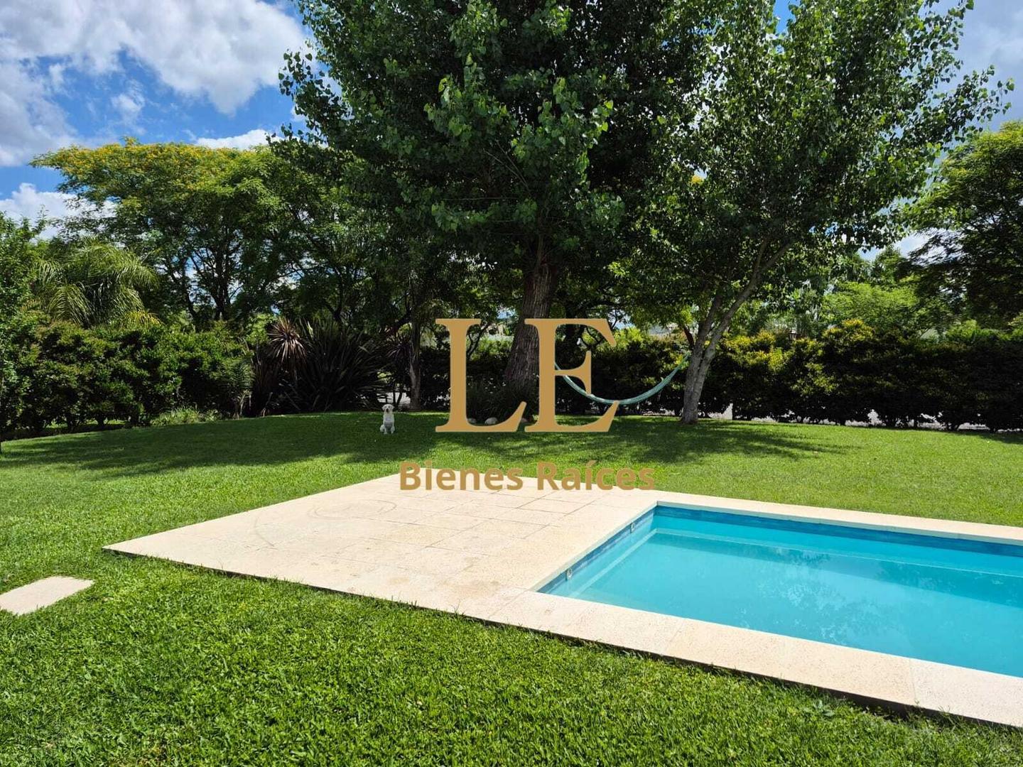 Casa 6 ambientes con 5 baños