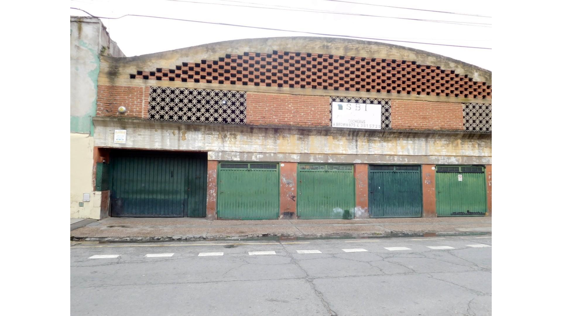 COCHERA FIJA Y CUBIERTA UBICADA EN 1º PISO